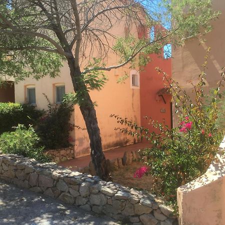 Appartamenti Costa Rossa Cala Rossa Isola Rossa Exterior foto